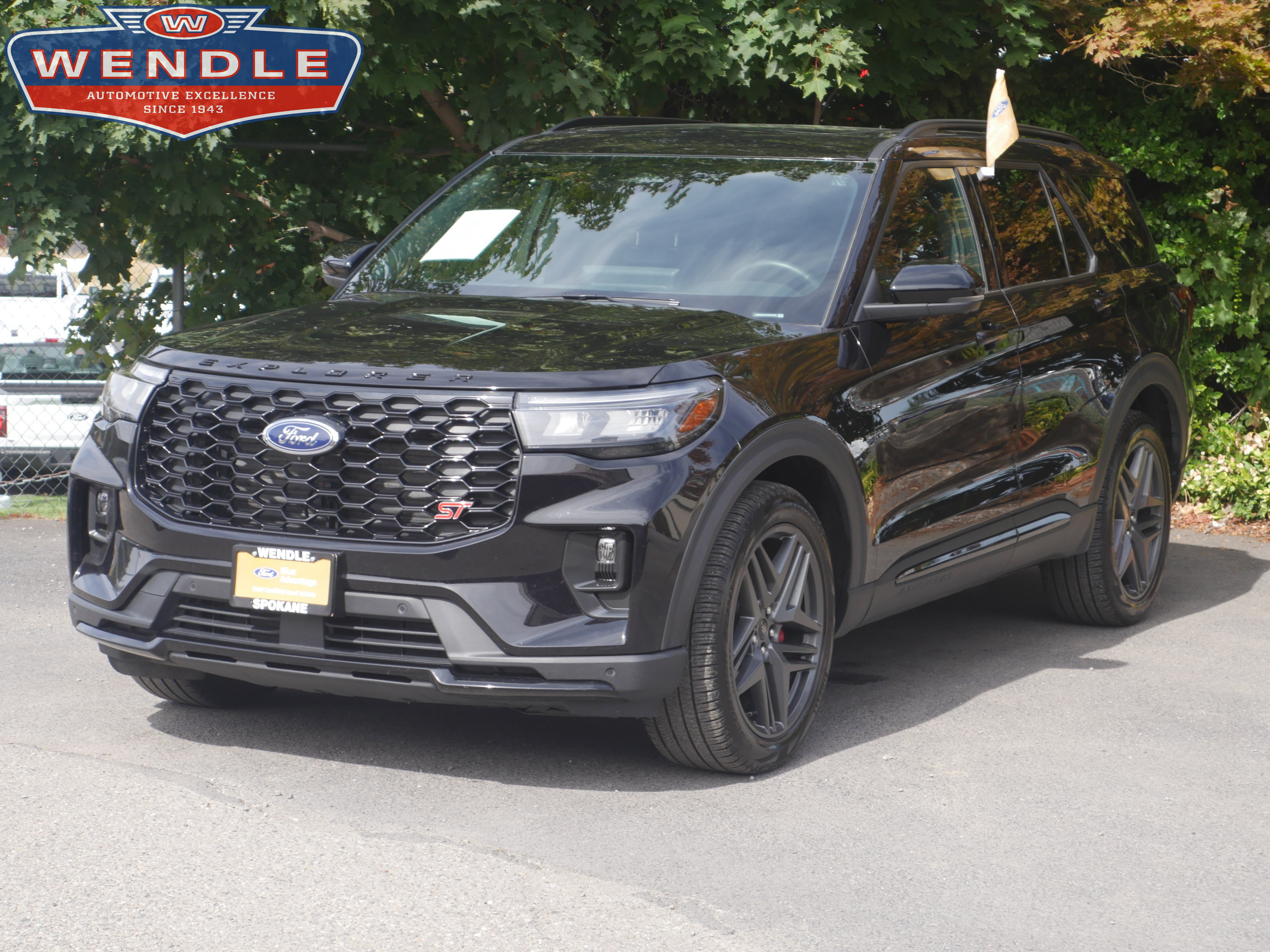 Certified 2025 Ford Explorer ST AWD/4WD image 1