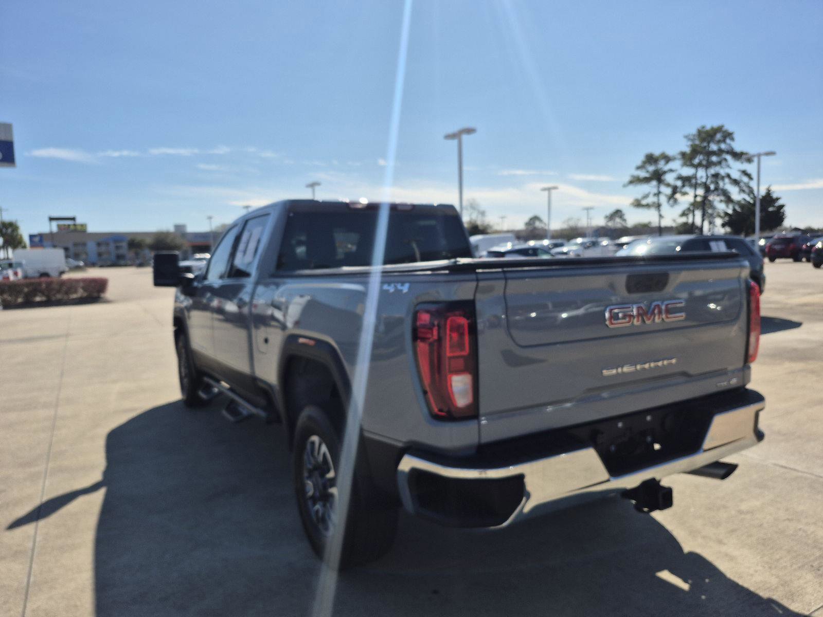 Used 2024 GMC Sierra 2500 SLE w/ SLE Value Package; image 3