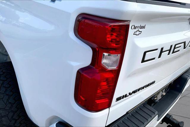 Used 2025 Chevrolet Silverado 1500 Custom w/ Turbomax Blackout Package AWD/4WD image 28
