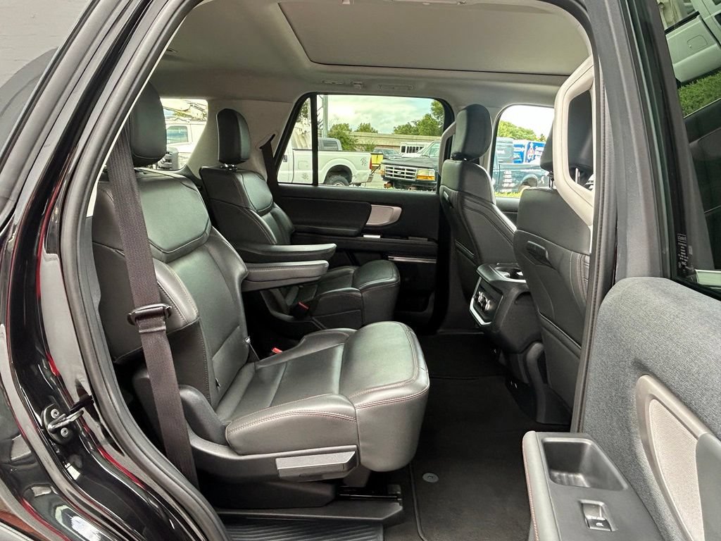 Certified 2025 Ford Expedition Active AWD/4WD image 25
