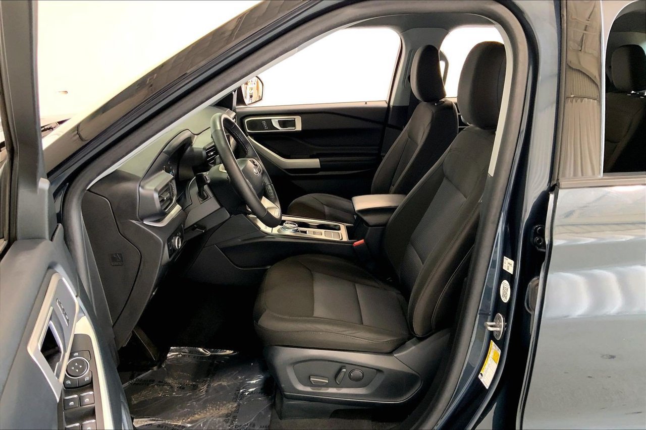 Certified 2024 Ford Explorer XLT RWD image 15