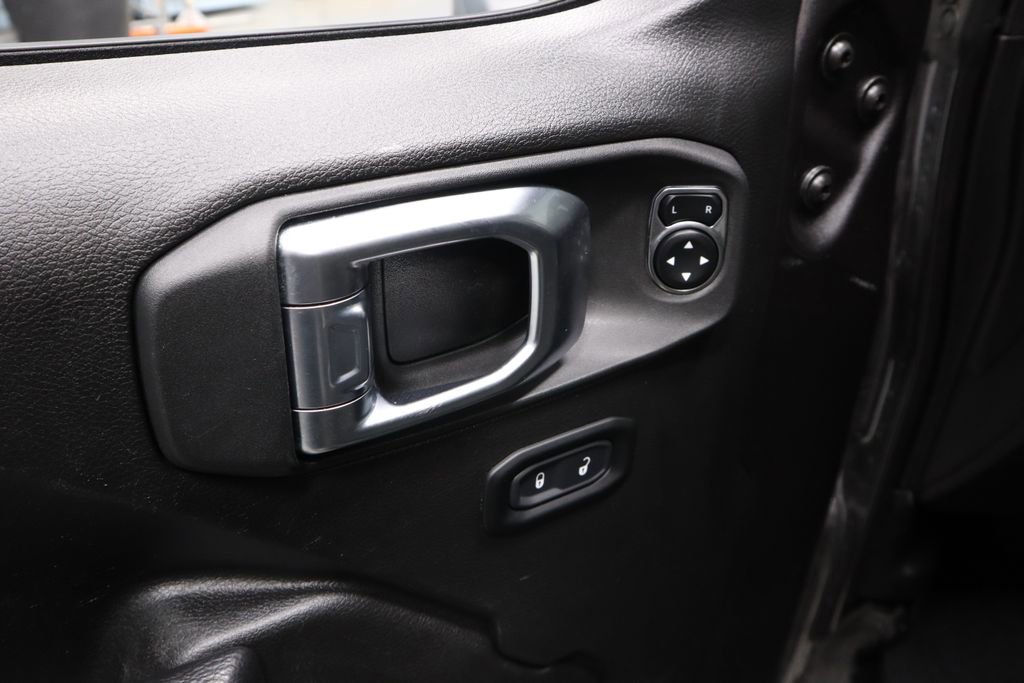 Used 2024 Jeep Wrangler Unlimited image 23