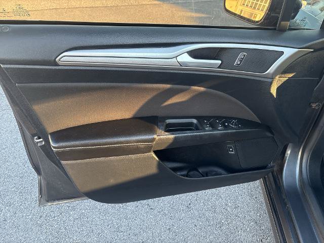 Certified 2020 Ford Fusion SE FWD image 11