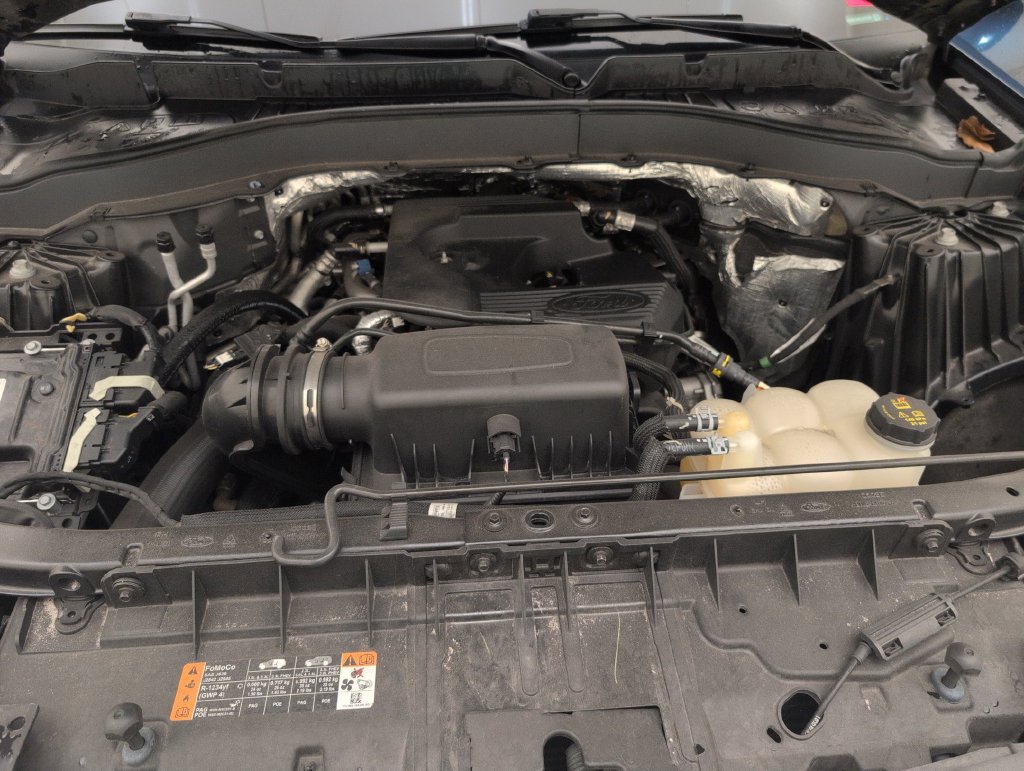 Certified 2020 Ford Explorer XLT w/ Equipment Group 202A RWD image 38