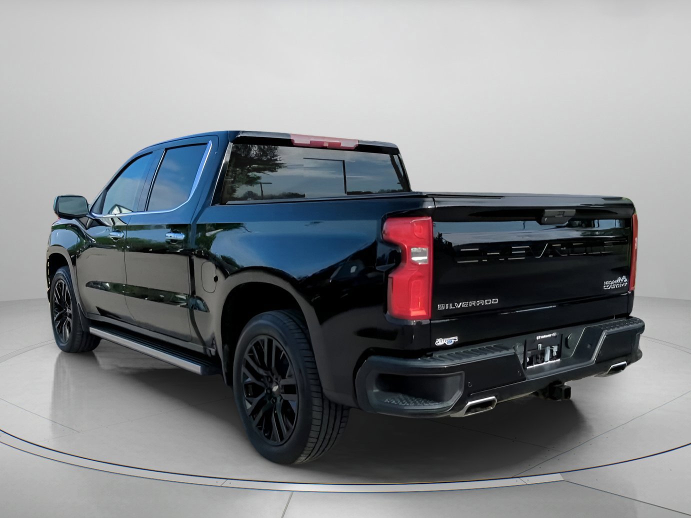 Used 2019 Chevrolet Silverado 1500 High Country w/ Technology Package image 14