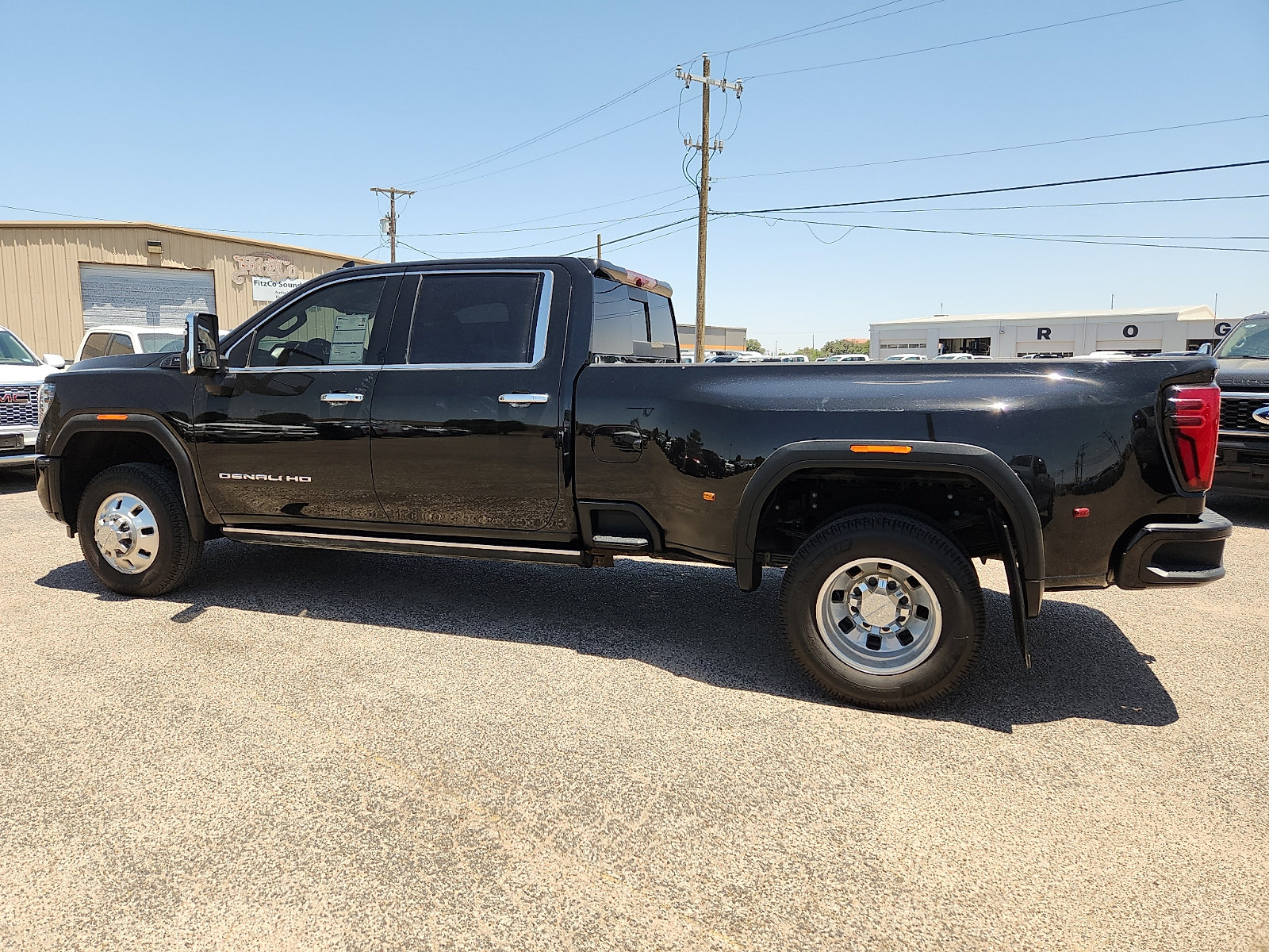Used 2024 GMC Sierra 3500 Denali Ultimate AWD/4WD image 4
