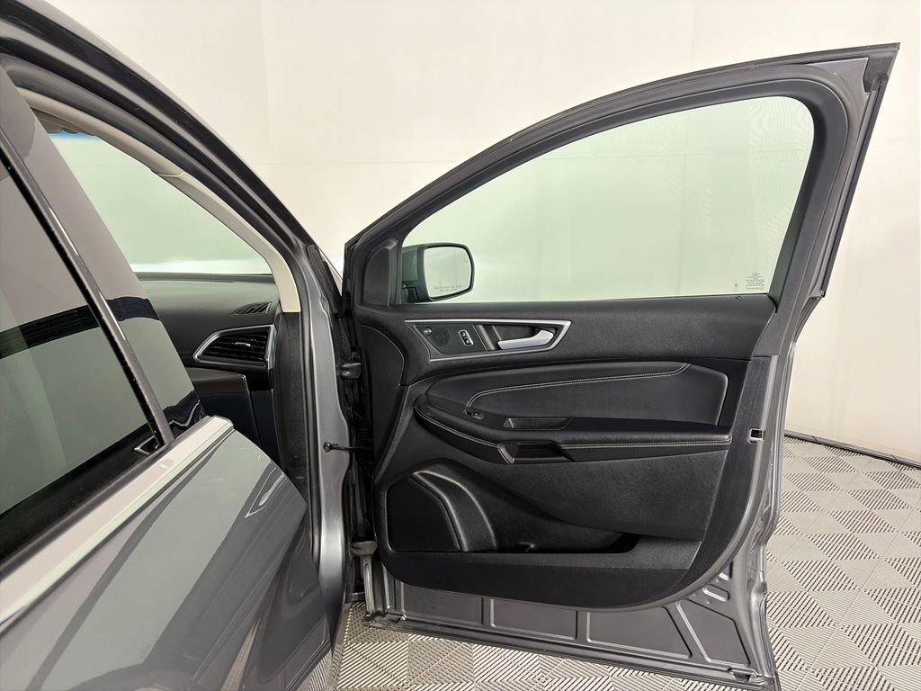 Certified 2024 Ford Edge Titanium AWD/4WD image 30