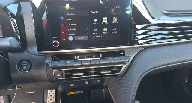 Used 2025 Toyota Camry SE FWD image 6