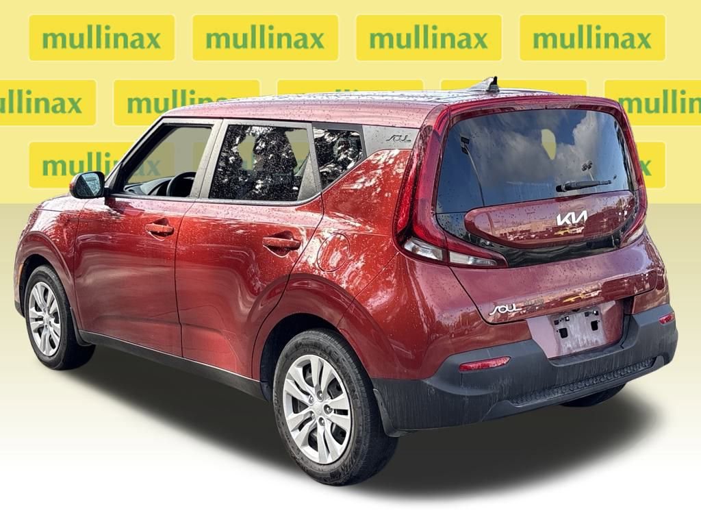 Used 2022 Kia Soul LX image 4
