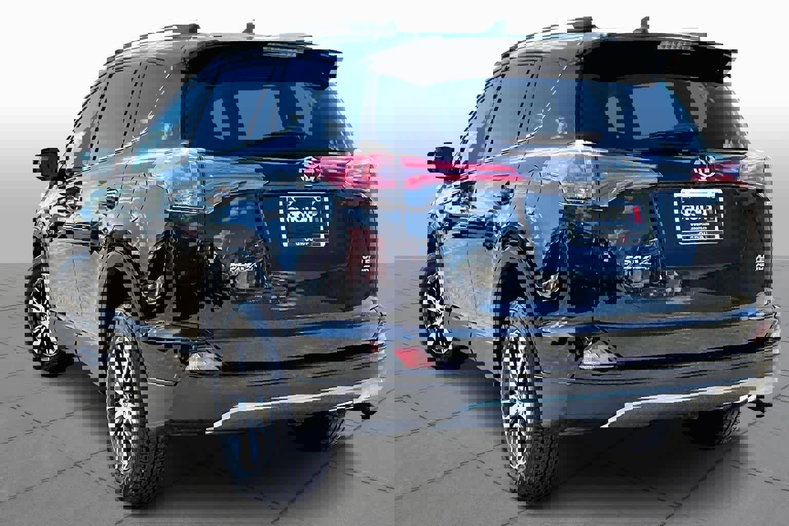 Used 2017 Toyota RAV4 XLE w/ All Weather Liner Package AWD/4WD image 4