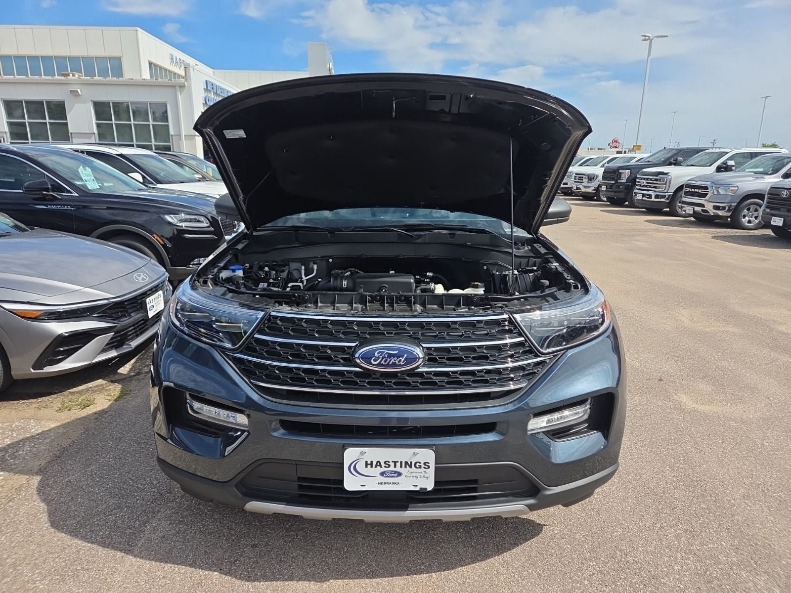 Certified 2023 Ford Explorer XLT w/ Equipment Group 202A AWD/4WD image 17