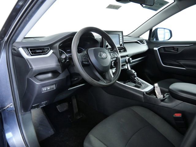 Used 2019 Toyota RAV4 LE AWD/4WD image 16