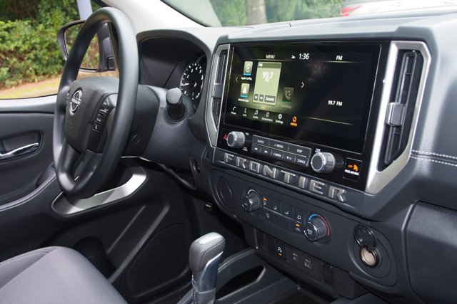 Used 2026 Nissan Frontier SV RWD image 9