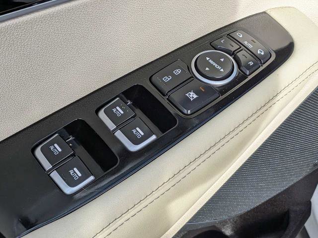 Used 2018 Kia Sorento SX image 18