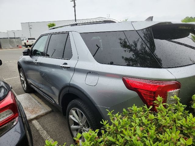Certified 2022 Ford Explorer Platinum w/ Equipment Group 601A AWD/4WD image 4