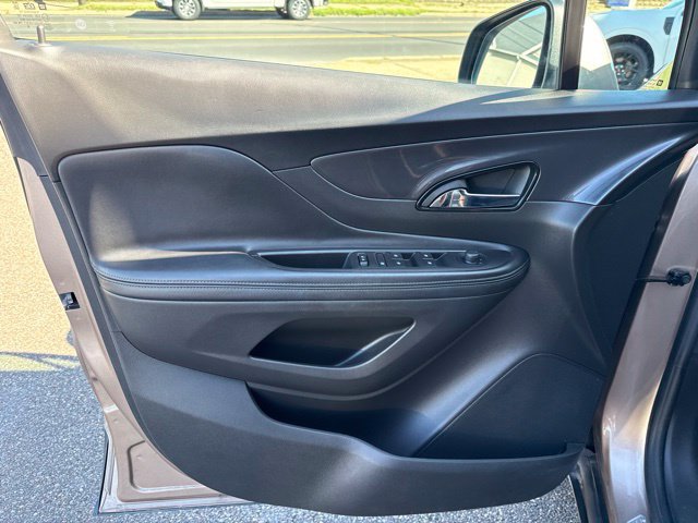 Used 2019 Buick Encore Sport Touring AWD/4WD image 14