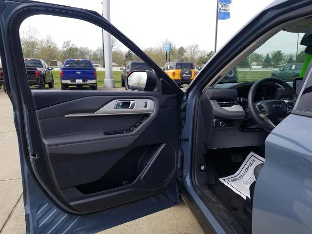 Certified 2025 Ford Explorer Active w/ Active Comfort Package AWD/4WD image 10