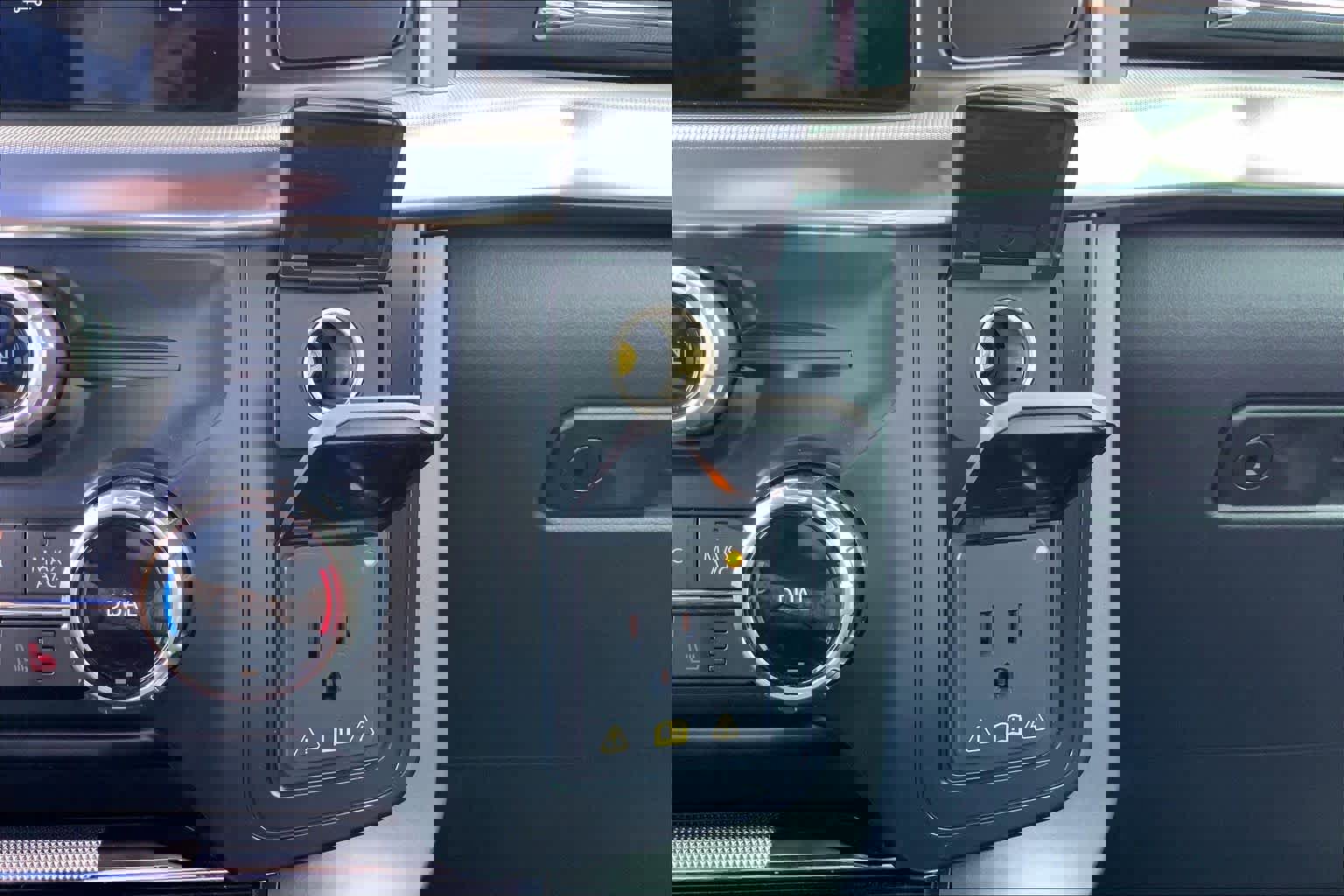 Certified 2025 Ford F150 Lariat w/ Equipment Group 501A Mid image 32