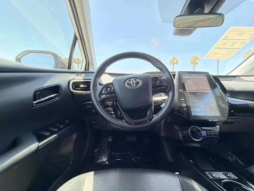 Used 2020 Toyota Prius Prime XLE FWD image 17