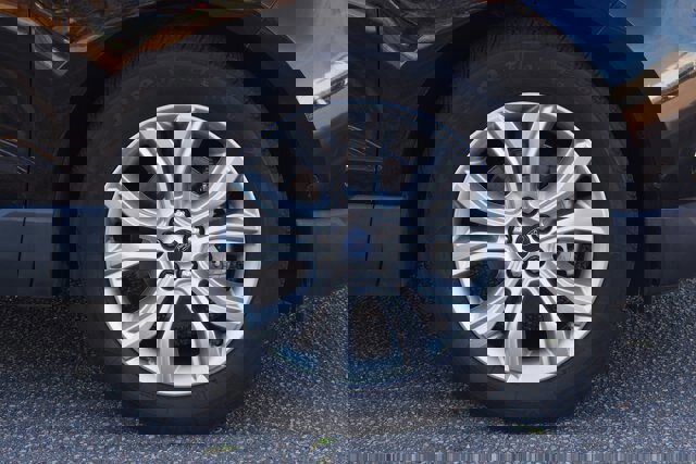 Certified 2019 Ford Edge Titanium w/ Equipment Group 301A image 9