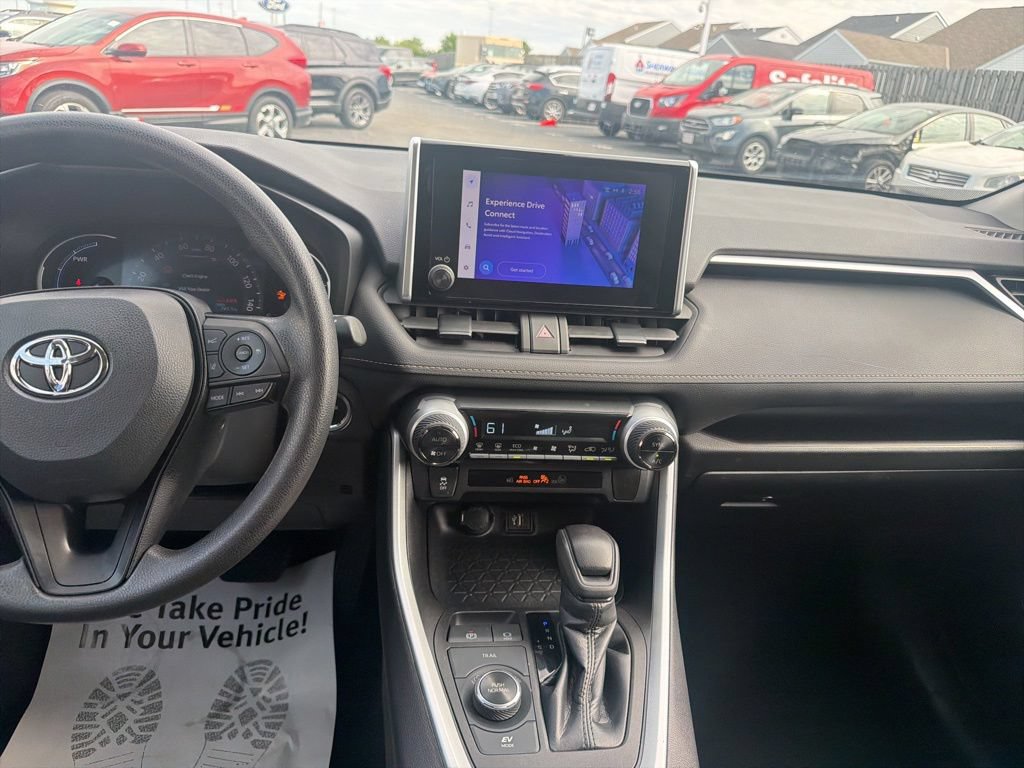 Used 2023 Toyota RAV4 XLE AWD/4WD image 17