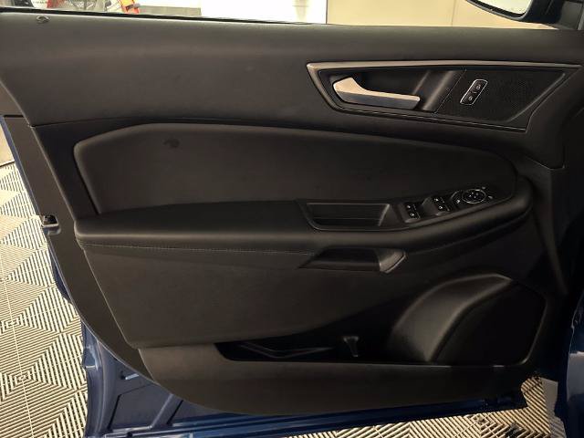 Certified 2024 Ford Edge SE w/ Black Appearance Package AWD/4WD image 10