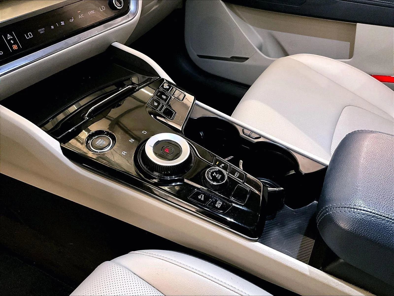 Used 2023 Kia Sportage EX w/ EX Premium Package image 16