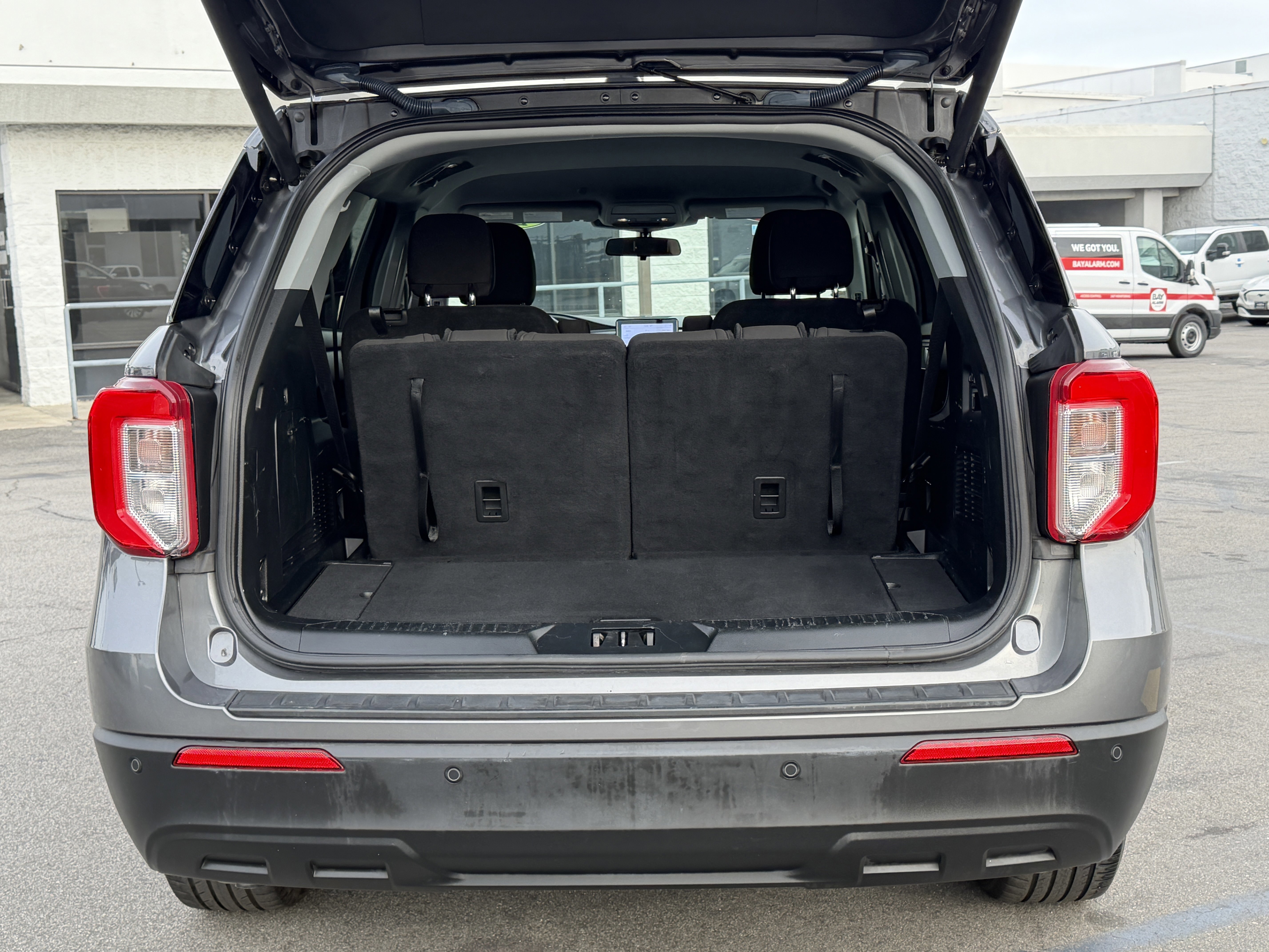 Certified 2022 Ford Explorer XLT RWD image 9