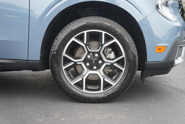 Certified 2025 Ford Maverick Lariat w/ 4K Tow Package AWD/4WD image 4