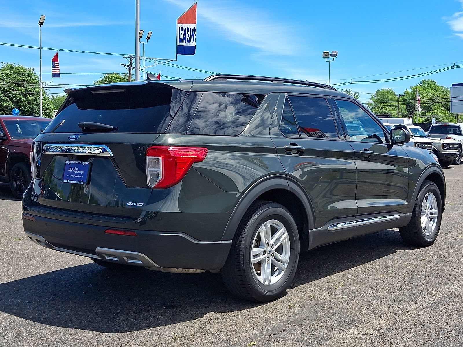 Certified 2022 Ford Explorer XLT w/ Equipment Group 202A AWD/4WD image 7