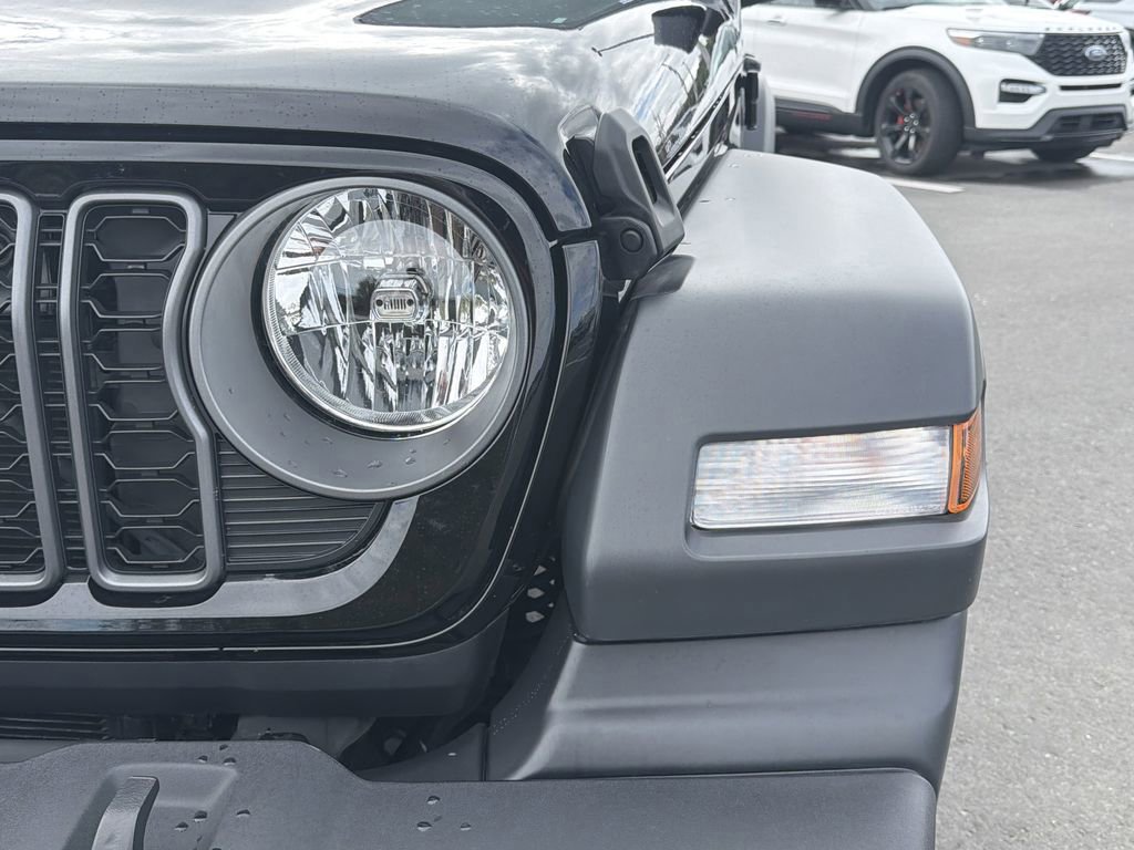 Used 2025 Jeep Wrangler Sport image 8