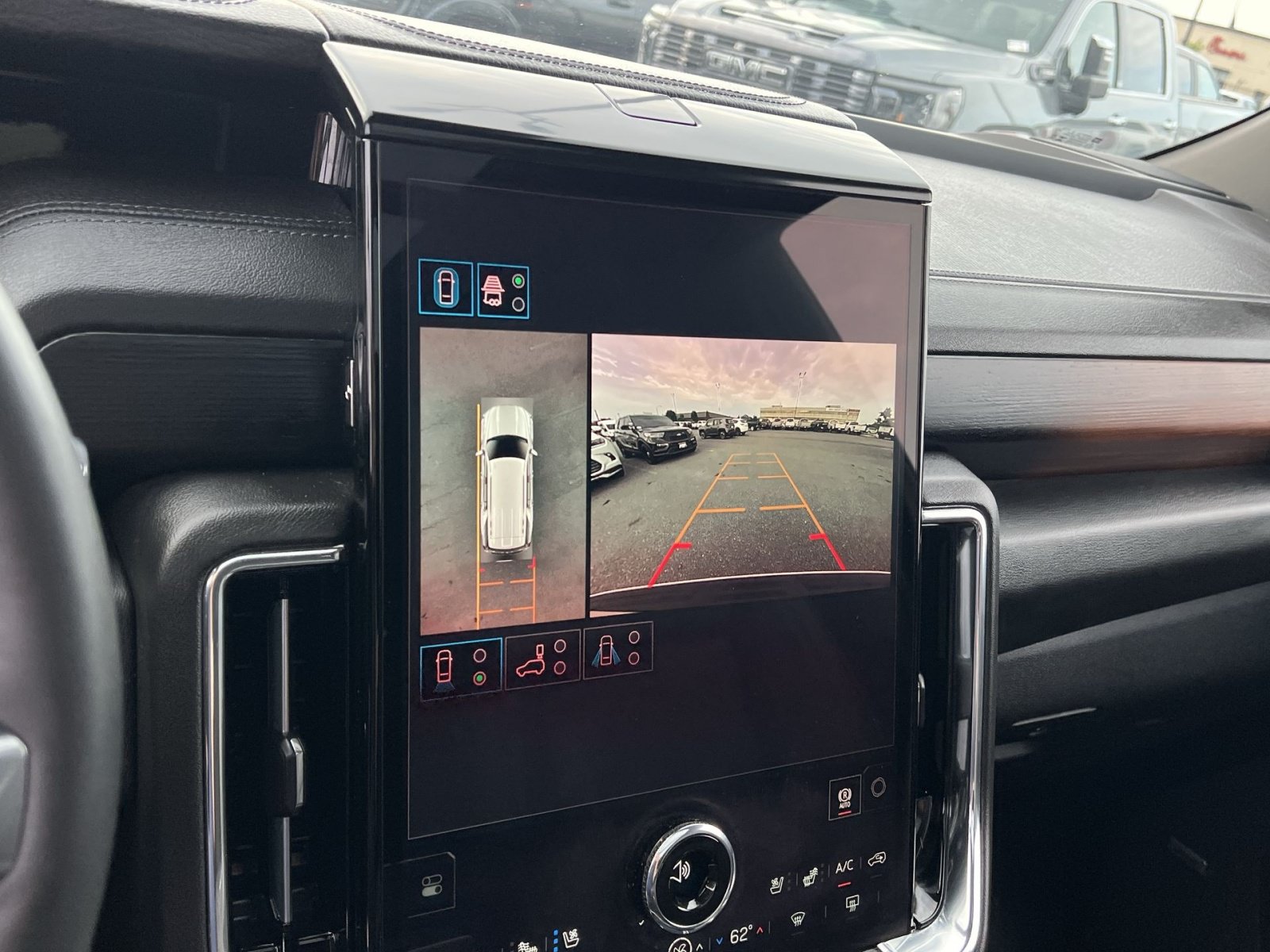 Used 2026 GMC Yukon Denali w/ Sun & Power Step Package AWD/4WD image 19