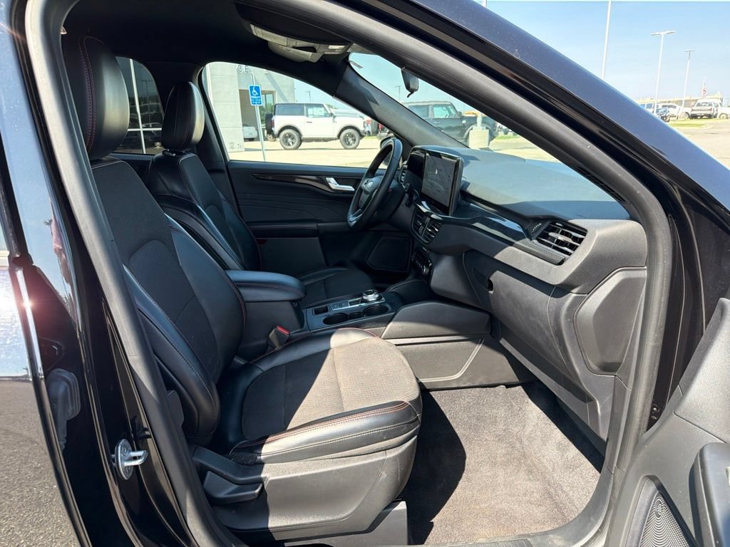 Certified 2023 Ford Escape ST-Line w/ Tech Pack #1 FWD image 21