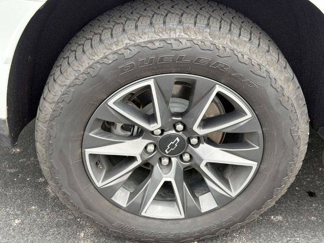 Used 2022 Chevrolet Tahoe Z71 w/ Z71 Off-Road Package AWD/4WD image 11
