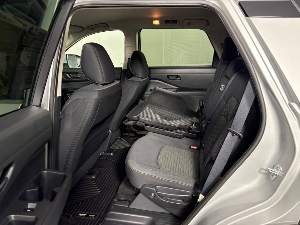 Used 2023 Nissan Pathfinder SV AWD/4WD image 29