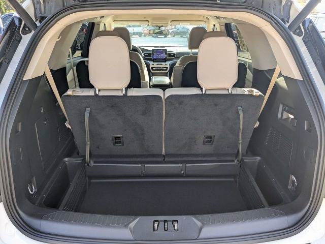 Certified 2024 Ford Explorer XLT w/ Equipment Group 202A RWD image 13