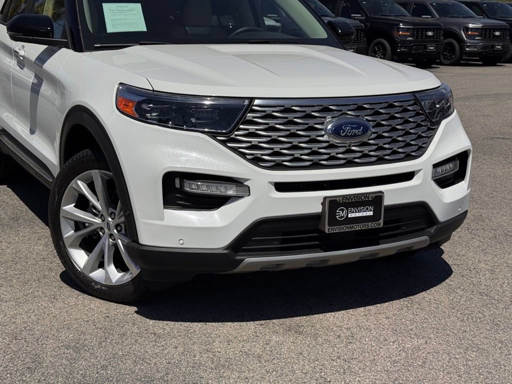 Certified 2021 Ford Explorer Platinum w/ Equipment Group 601A AWD/4WD image 3