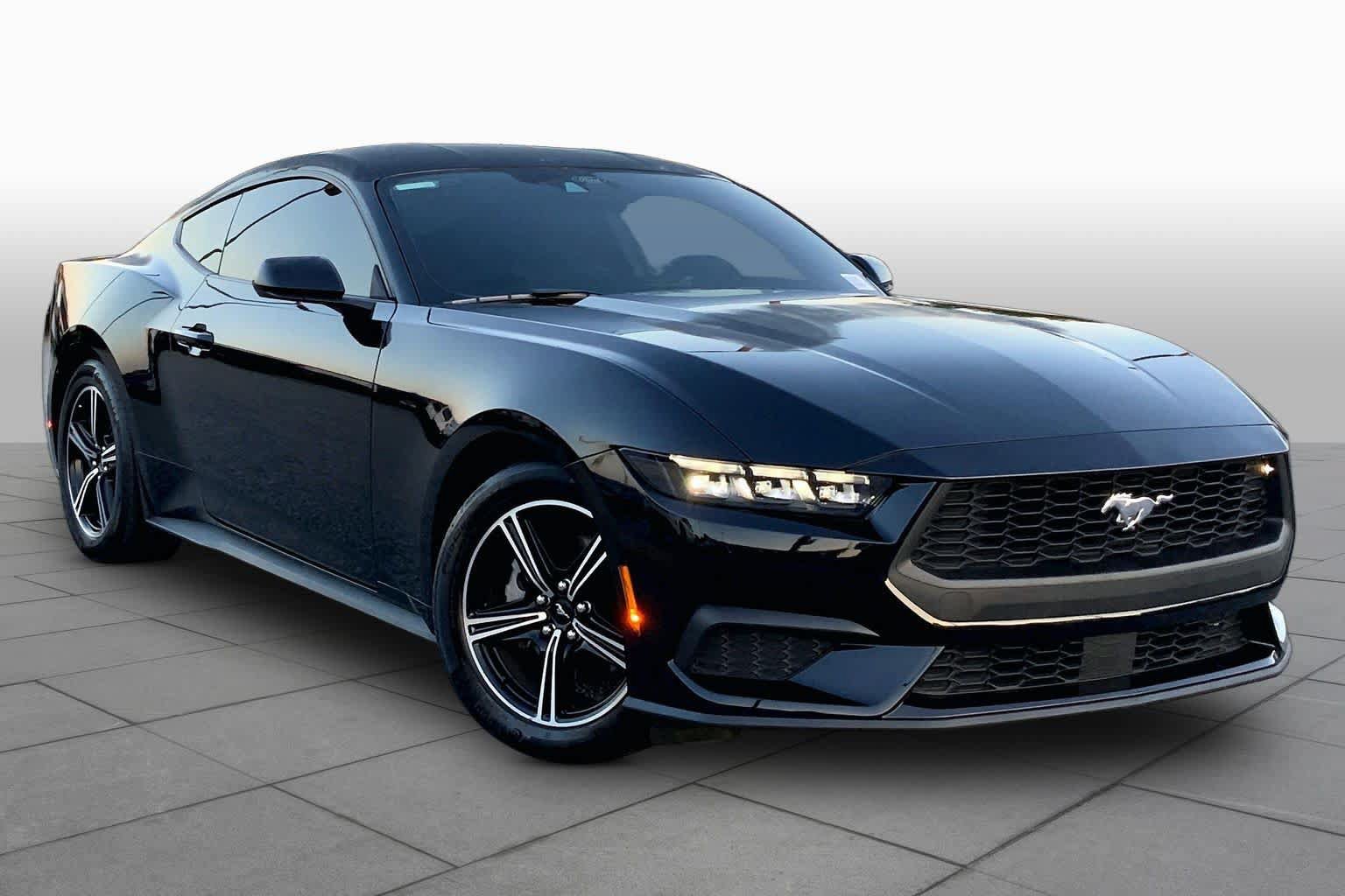 Certified 2025 Ford Mustang Coupe RWD image 3