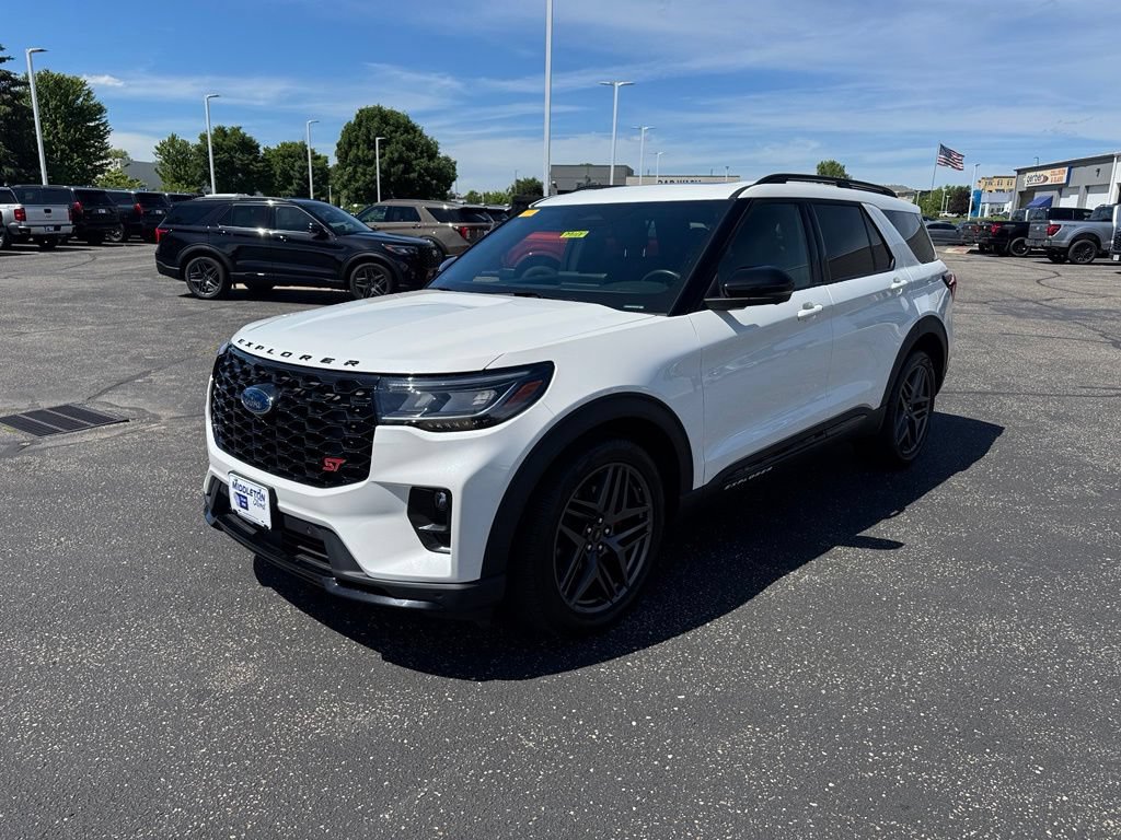 Certified 2025 Ford Explorer ST AWD/4WD image 6