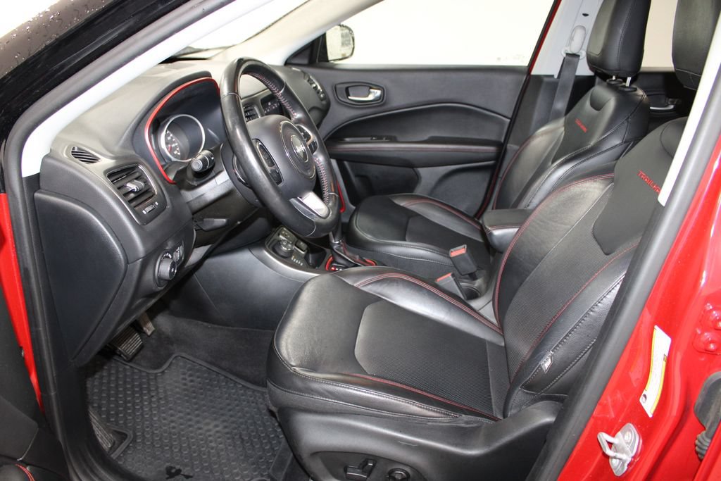 Used 2018 Jeep Compass Trailhawk w/ Leather Interior Group AWD/4WD image 23