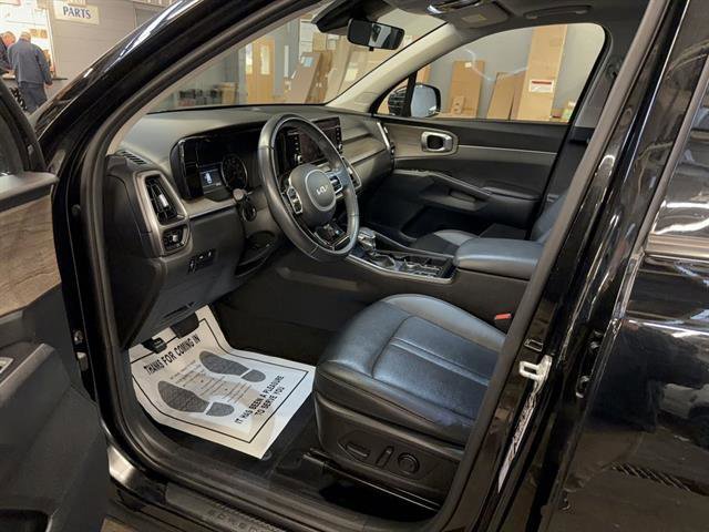 Used 2023 Kia Sorento S w/ Panoramic Sunroof Package image 11