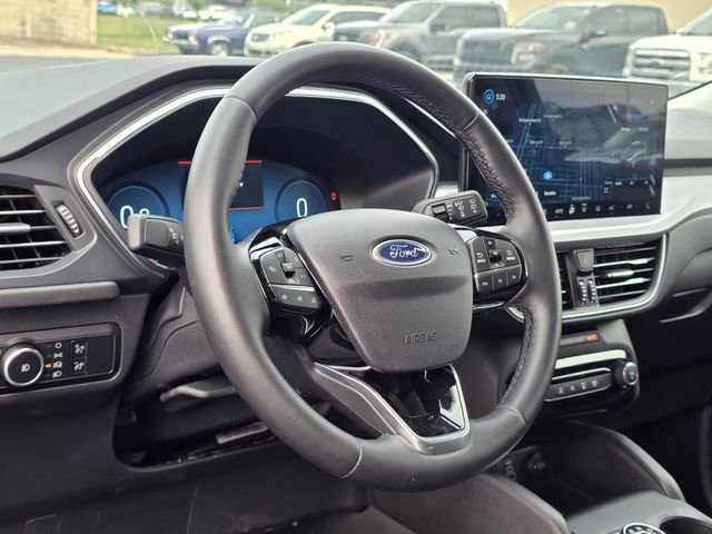 Certified 2025 Ford Escape Platinum AWD/4WD image 24