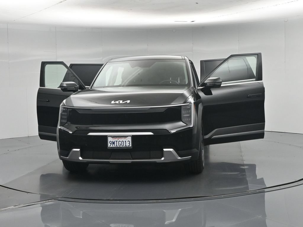 Used 2024 Kia EV9 Light Long Range RWD image 35