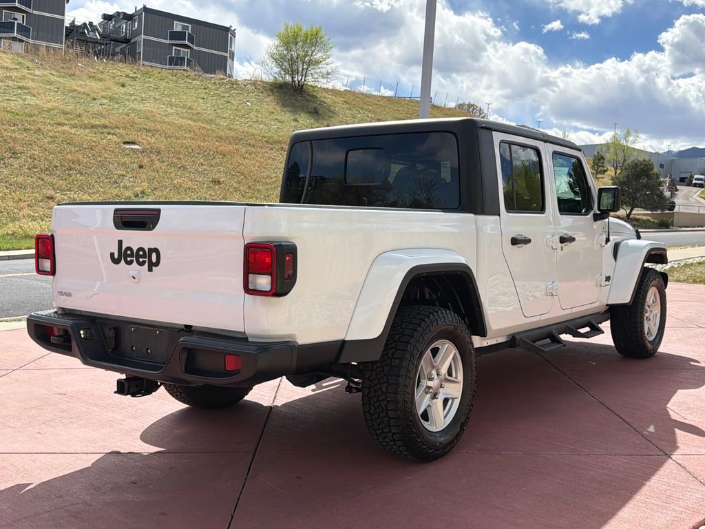 Used 2023 Jeep Gladiator Sport image 7