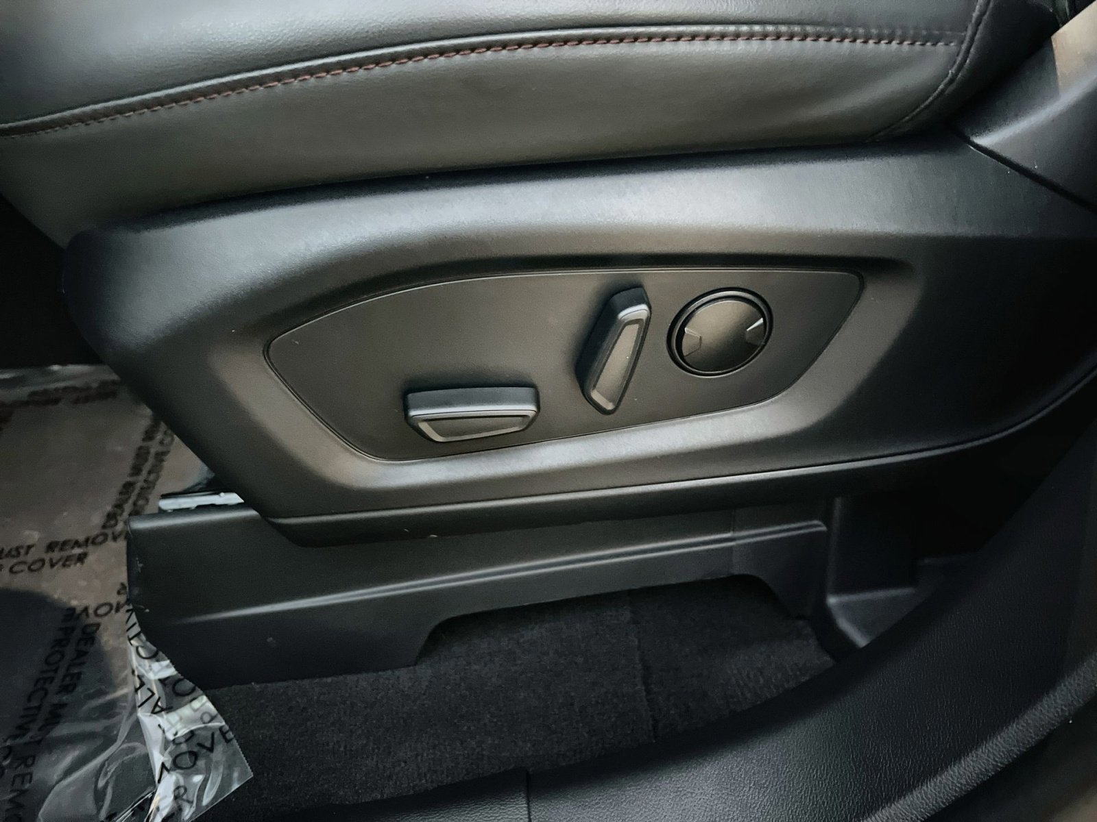 Certified 2025 Ford Explorer Active w/ Active Comfort Package image 14