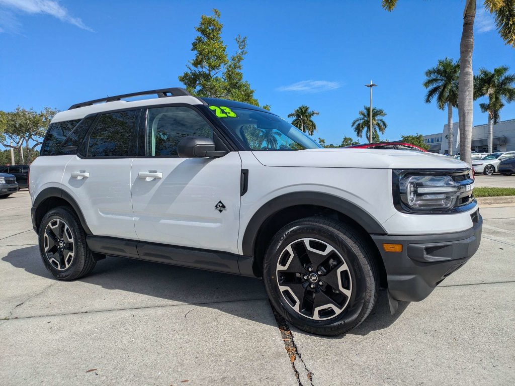 Certified 2023 Ford Bronco Sport Outer Banks w/ Tech Package AWD/4WD image 2