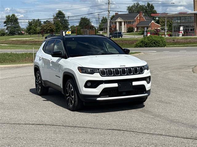Used 2024 Jeep Compass Limited AWD/4WD image 3
