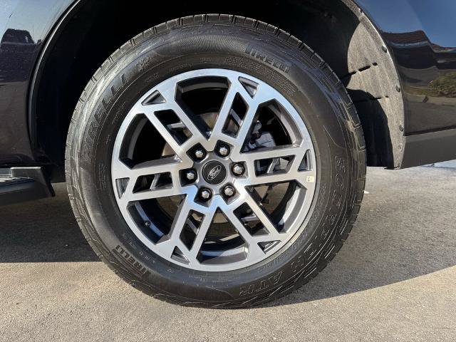 Certified 2025 Ford Expedition Active AWD/4WD image 12