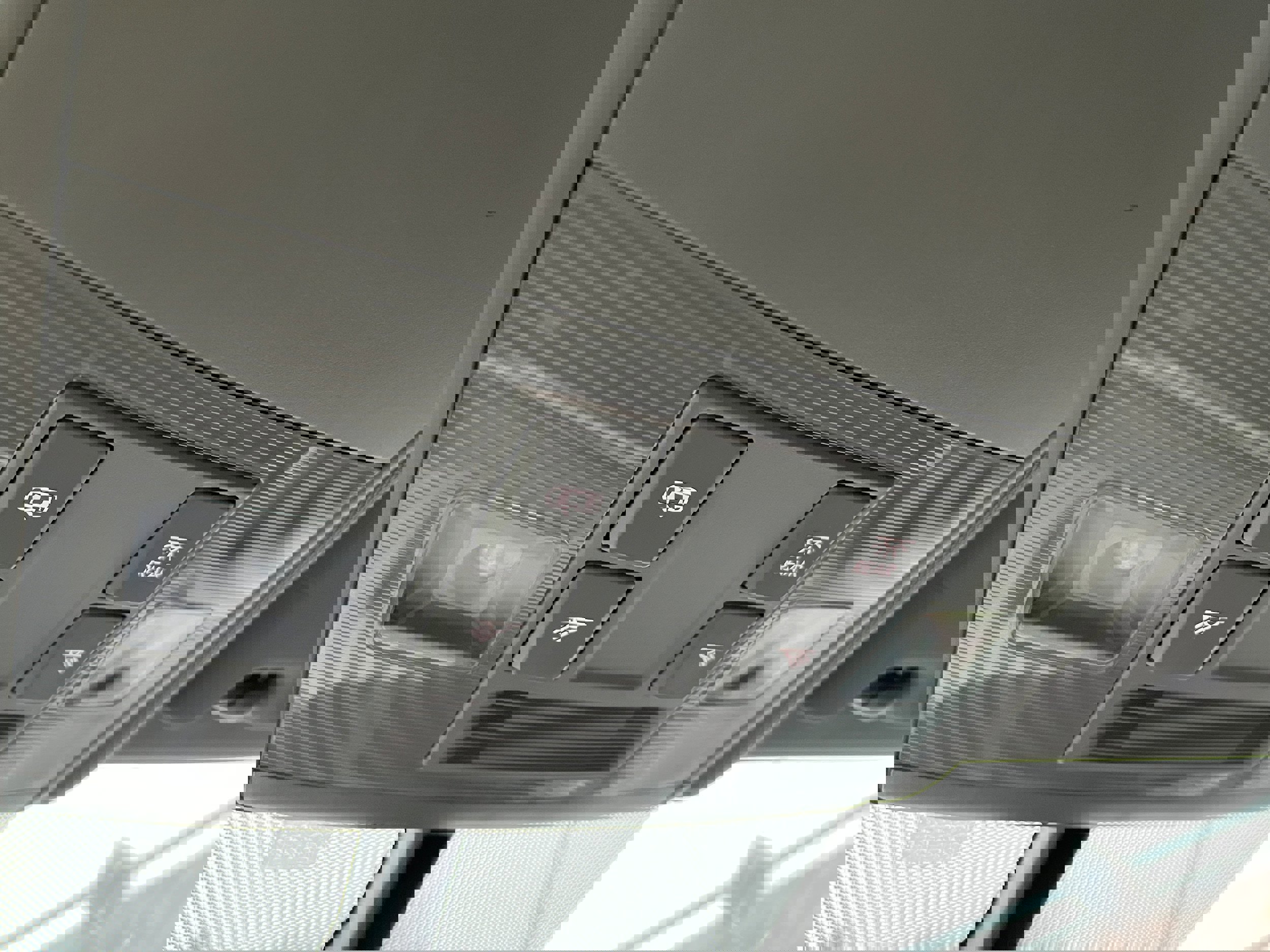 Used 2021 Volkswagen Atlas SE image 22