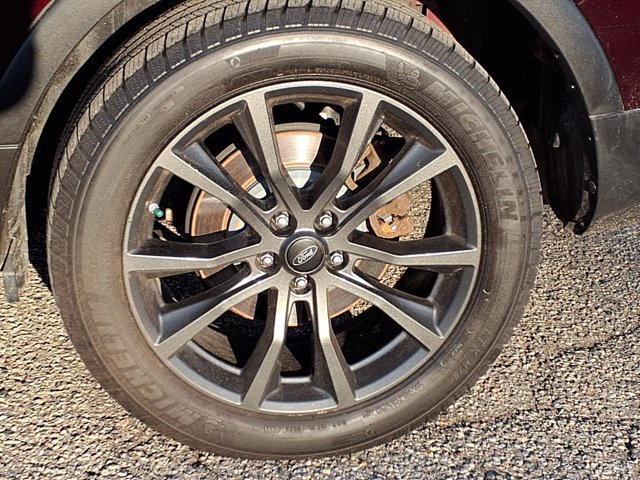 Certified 2018 Ford Explorer XLT w/ Equipment Group 202A image 29